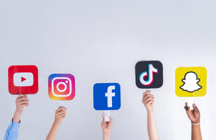 réseaux sociaux stratégies tpe start-up entrepreneurs